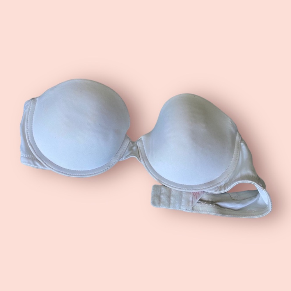 Strapless White Candies Bra Women’s Size Medium 36B Comfortable Fit Intimates!